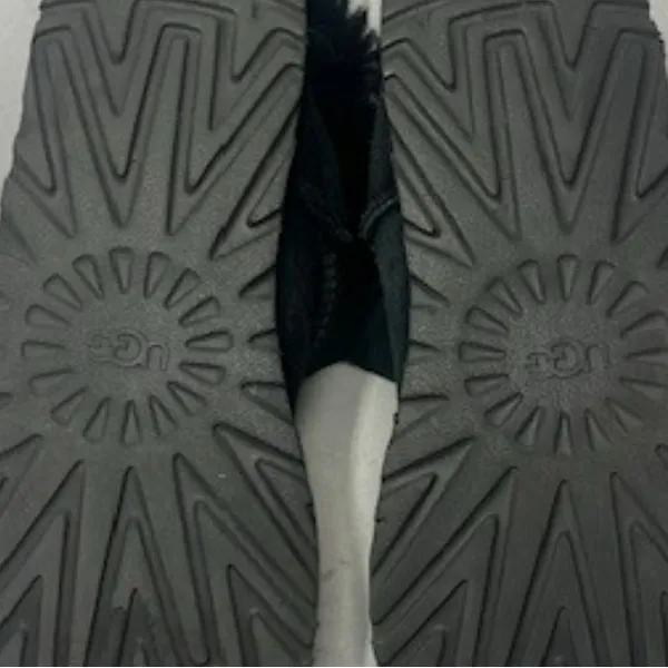 UGG 10 Women's black Suede Winter Boots - Image 3
