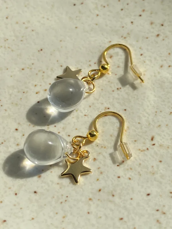 clear Czech glass teardrop & gold stainless star cute dangle earrings 🤍🌟 - Image 7