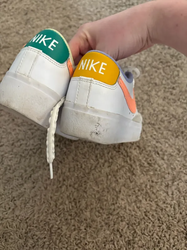 Nike shoes - Image 5