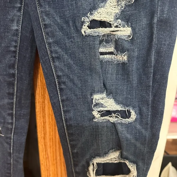 Like new!! American Eagle Outfitters Distressed Indigo Skinny Jeans - Image 3