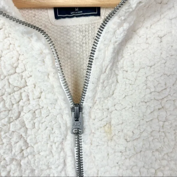 Abercrombie & Fitch Ivory Sherpa Quarter Zip Pullover Sweatshirt M‎ - Image 4