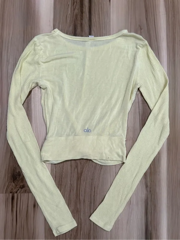 Alo Yoga Yellow Twist Front Long Sleeve Top Women’s XS - Image 4
