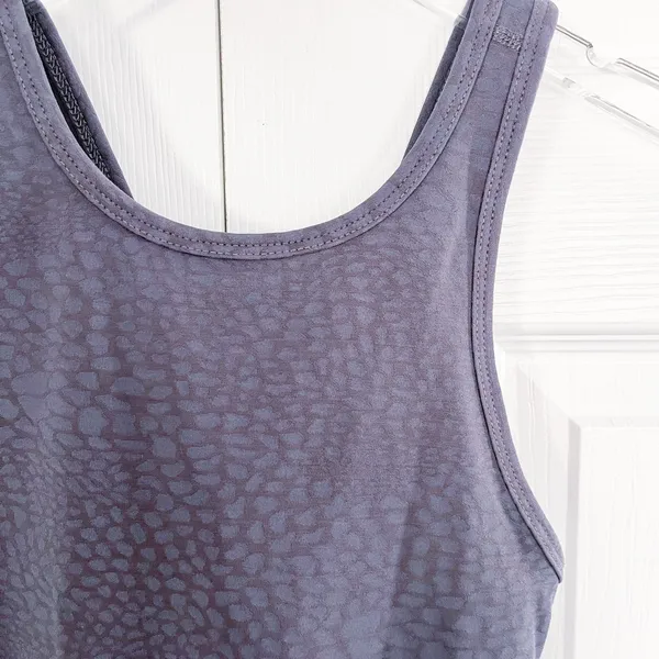 Beyond Yoga Studio Cropped Longline Tank Shadow Grey Textured Athletic Top - Image 2