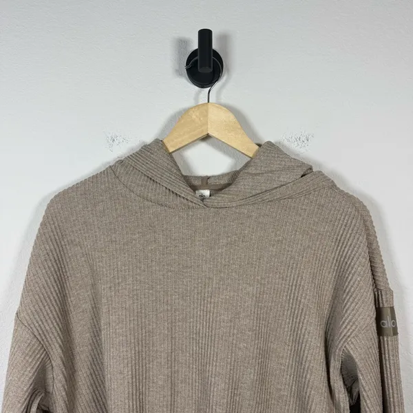 Alo Yoga Women’s Muse Cropped Ribbed Hoodie in Gravel Heather Tan Size S - Image 8