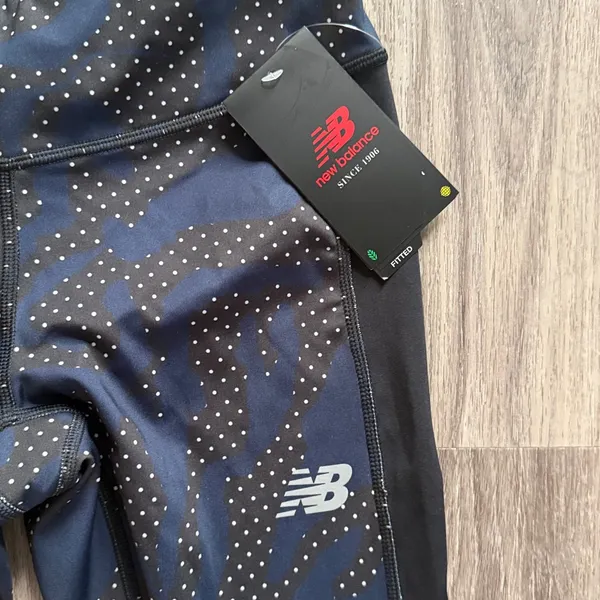 New Balance Black and Navy Leggings Size Small Mid Rise Tights 21” - Image 3