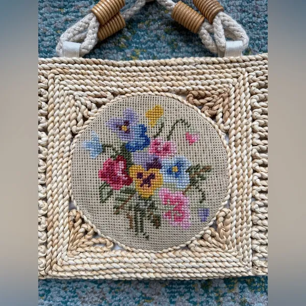 Vintage straw floral crochet tote purse - Image 2