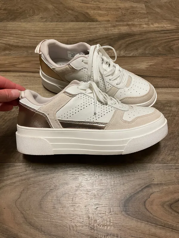 Le Tigre 1977 Women’s TW MIDTOWNLO Casual Sneaker White Beige Metallic Bronze 8M - Image 2