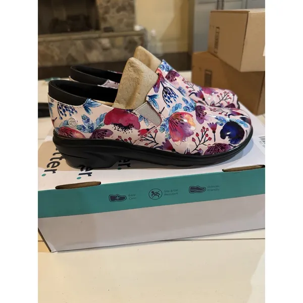 Woman's Clogs Klogs Footwear Ascent Happy Flowers Patent Size 7 - Image 4