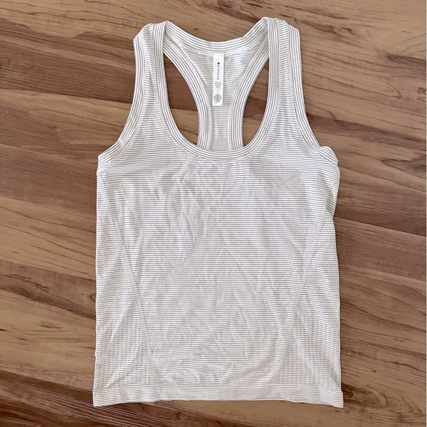 ATHLETA Momentum Seamless Tank in White Mini Stripe Sz. Small - Image 4