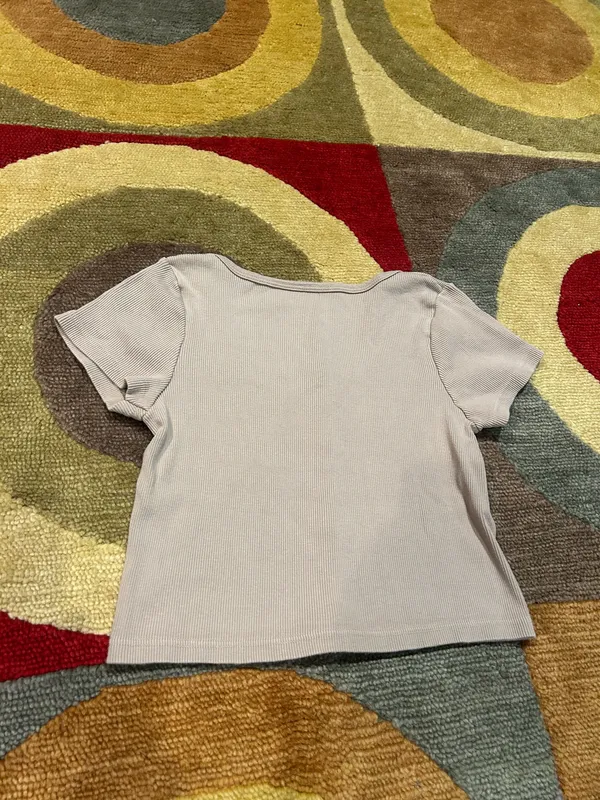 Brandy Melville Zelly Top Light Purple Short Sleeve Ribbed Baby Tee Crop Top - Image 3