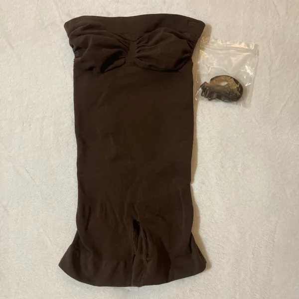 SKIMS Strapless Sculpting Shortie Bodysuit XS - Image 5