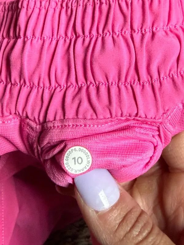 Lululemon Hotty Hot Short II *2.5" - Image 3