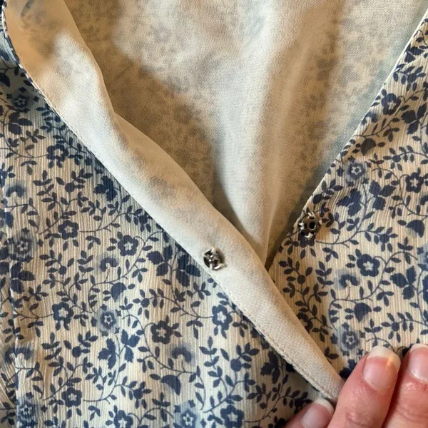 Madewell Blue and White Flutter Sleeve Wrap Blouse - Image 5