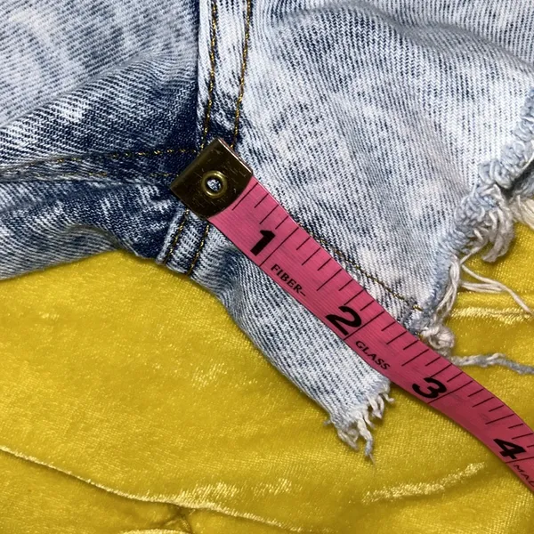 & Denim Short Cheeky Size 10 Curvy Fit Jean Shorts - Image 11