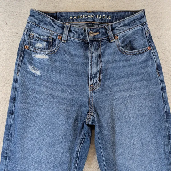 American Eagle Mom Jean Strigid Medium Wash Distressed‎ Raw Hem Womens 2 Short - Image 7
