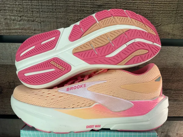 Brooks shoes Ghost Max 9 Pink - Image 4