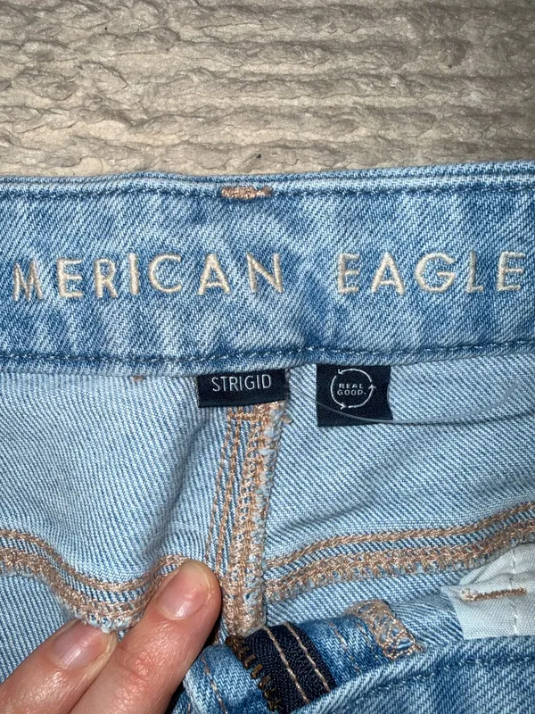 American Eagle Mom Jeans - Image 2