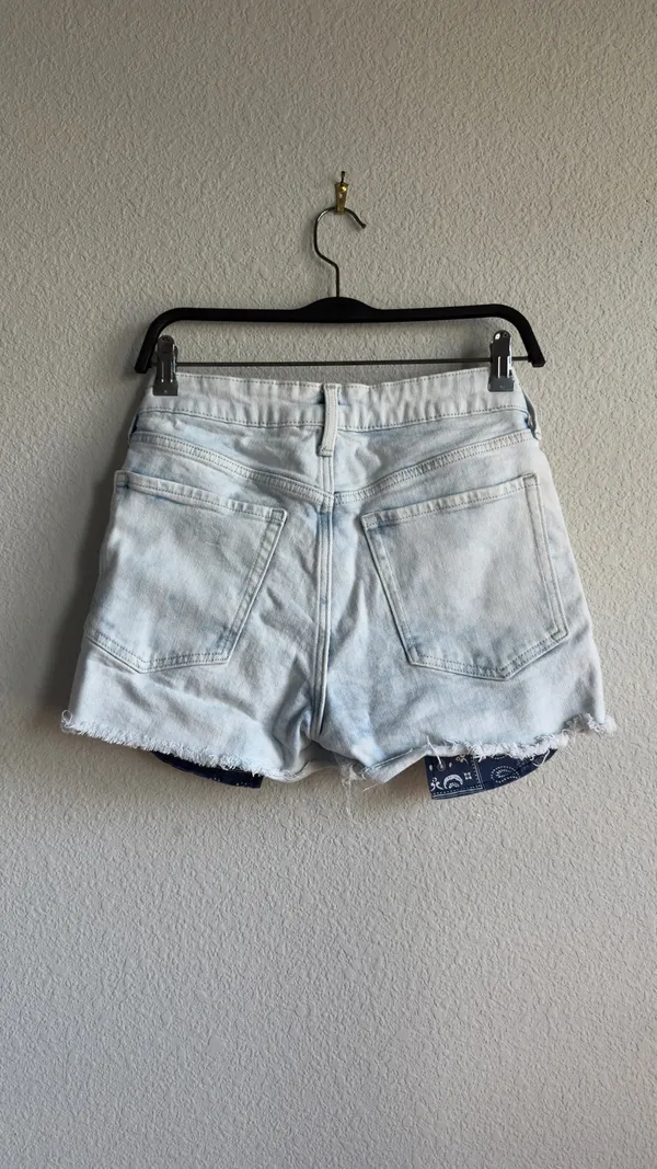 Old Navy Bandana Detail Denim Shorts Size 6 - Image 4