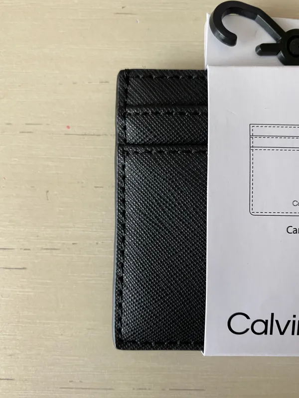 Calvin Klein NWT leather cardholder with gold logo in black - Image 7