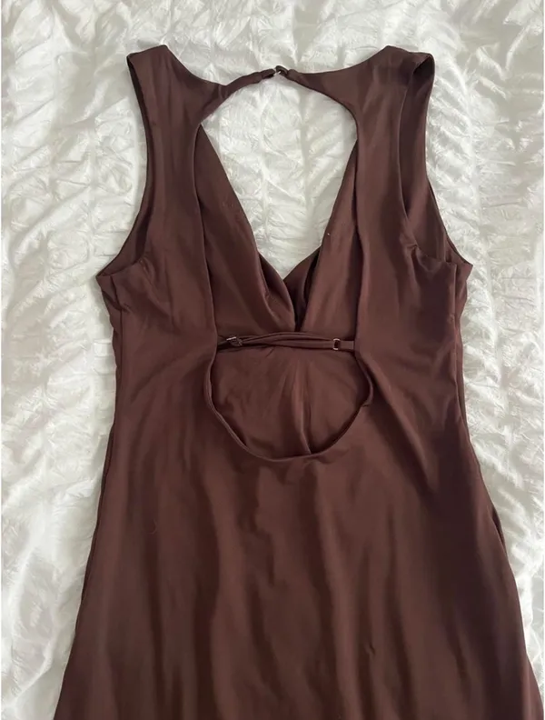 Princess Polly Plunge V Neck Dress - Image 4
