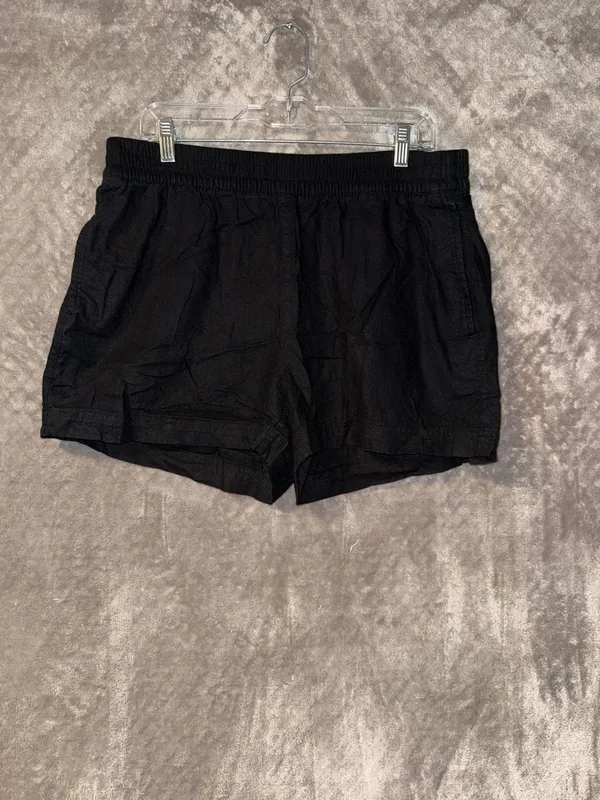 Old Navy Women's Casual Black Elastic Waistband Pocket Shorts - Image 3