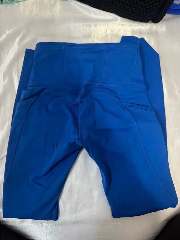 Lululemon Blue Leggings Crop - Image 2