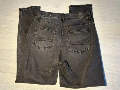 Outfitters Moms Jeans - Image 4