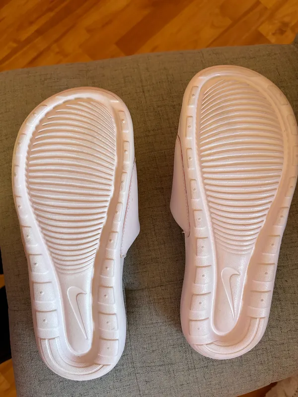 Women's 9 Nike Slides - Image 2