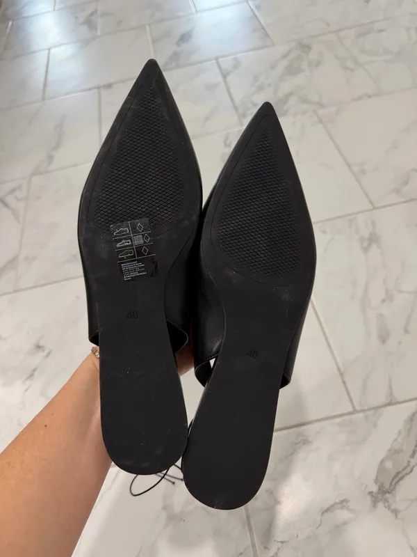 H&M Black Flats - Image 3
