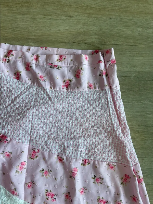 Asymmetrical pink floral patchwork midi skirt - Image 4