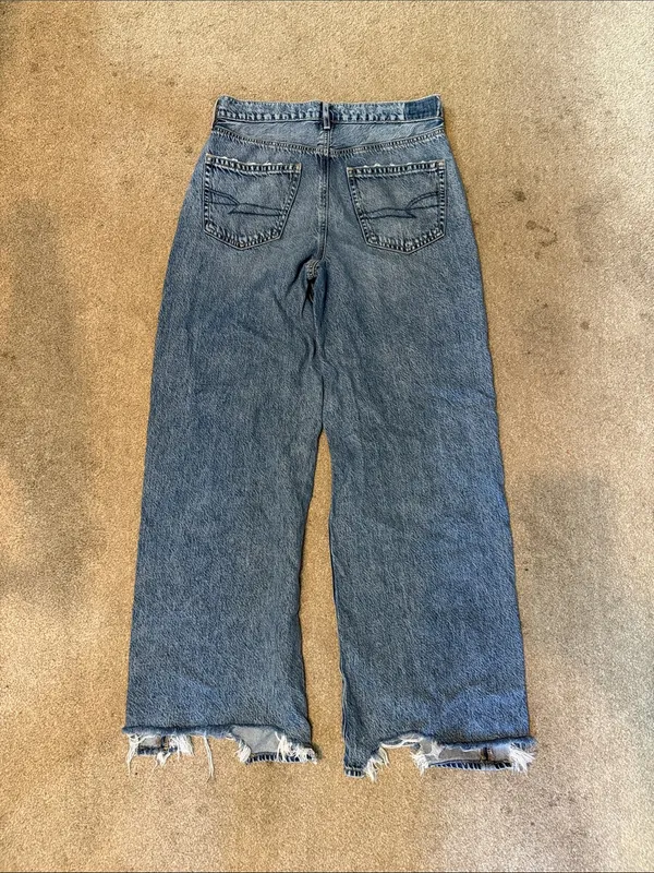 American Eagle High Rise Medium Wash Thrashed Hem Baggy Wide Leg Jeans Size 6 - Image 3