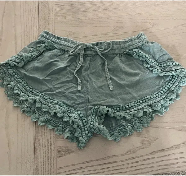 Devi boho green summer lace shorts with pom pom Size XS - Image 3