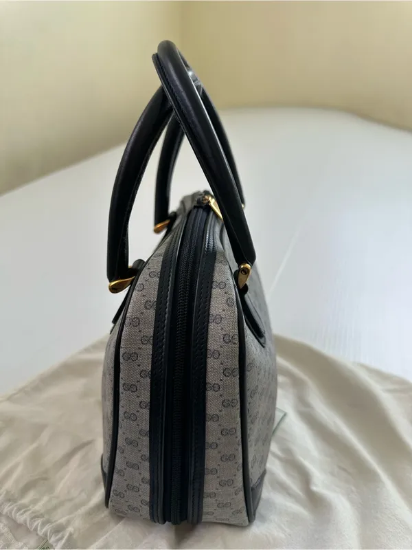 Authenticated Vintage Gucci Micro GG Logo Bowling Bag Navy Top Handle - Image 7