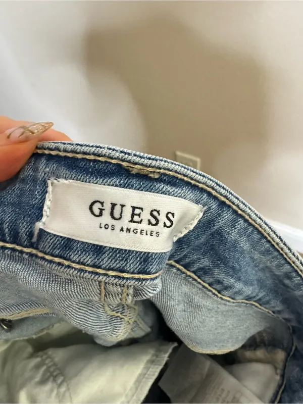Guess Size 25/26 Distressed Denim Bermuda Short - Image 4
