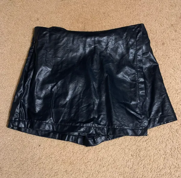 These Three Boutique Leather Skort - Image 2