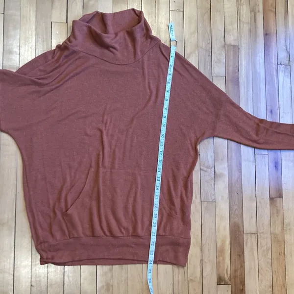 Gyft Sweater - Image 10