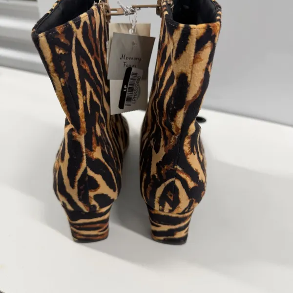 A New Day Women Tigris Ankle Boots Brown Tiger Print Pointed Toe Low Heel 8.5 - Image 6