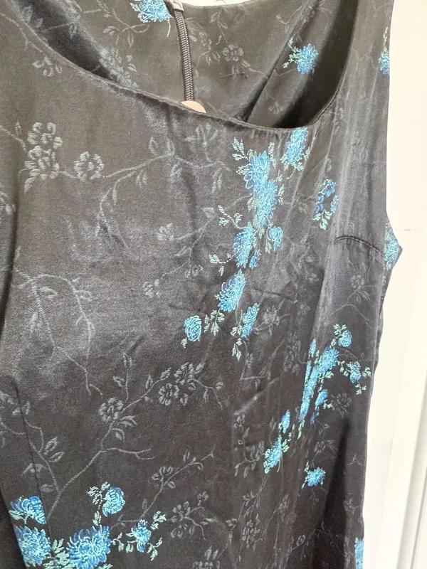 Vintage 90s Black Satin Sleeveless Mini Side Slit Dress with Blue Floral Pattern - Image 6