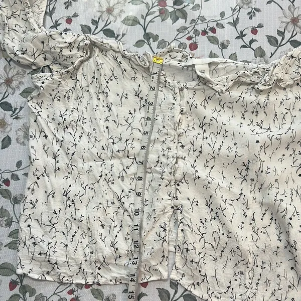H&M White and black Floral Ruffle trimmed top set piece Size XXL - Image 5