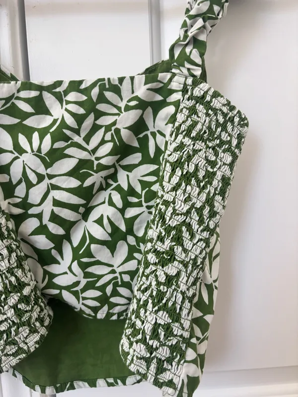 Abercrombie & Fitch Green Leaf Poplin top - Image 6