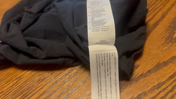 Hollister Black Tie Front Baby Tee Crop Top Size Small - Image 6