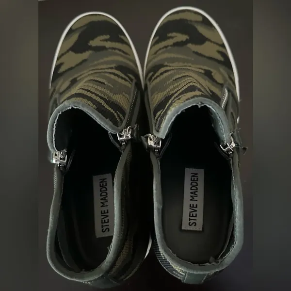 Steve Madden Green Camo High-Top Wedge Sneakers - Image 9