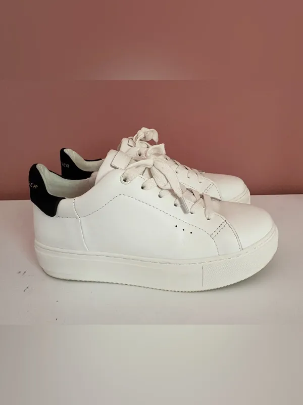 Kurt Geiger White Leather Sneakers - Image 2
