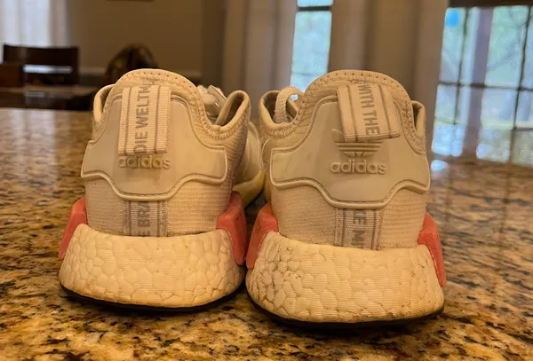 RARE Tennis Shoes Size 8 1/2! - Image 3