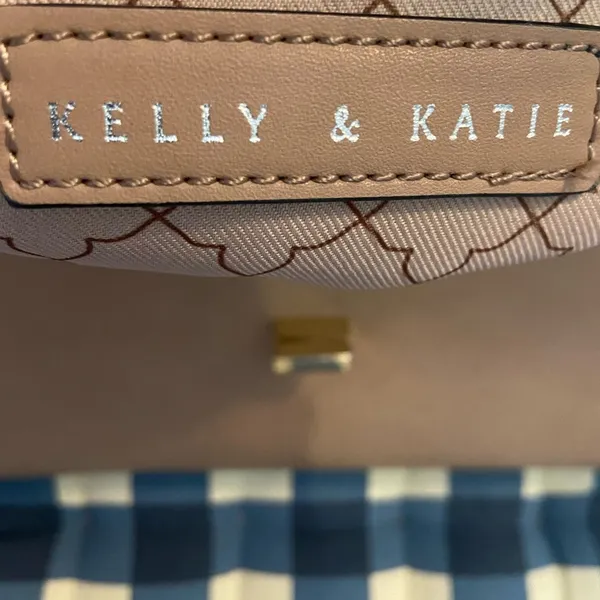 Kelly & Katie Handbag. NWOT - Image 4
