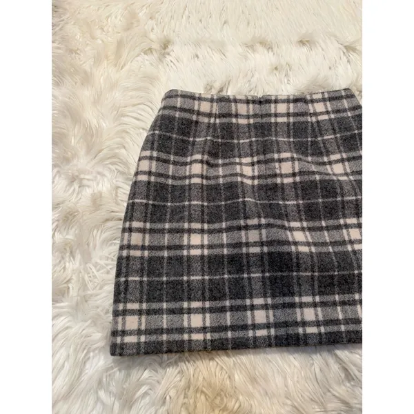 Uniqlo Womens Sz 4 Plaid Mini Skirt in Gray and Cream Fully Lined Pockets Zipper - Image 6