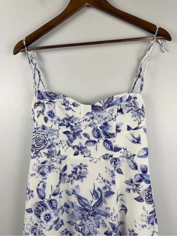 Petal + Pup Azelia Dress blue white midi size 6 - Image 2