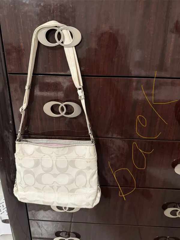 Coach signature, shoulder back - Image 4