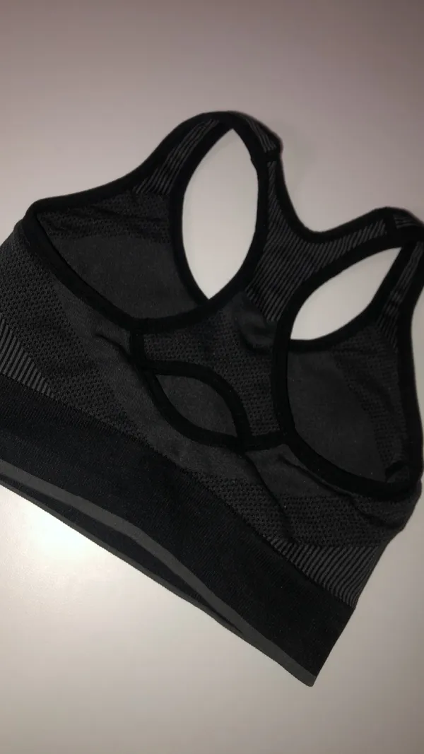Puma Sport Bra Size Small - Image 3