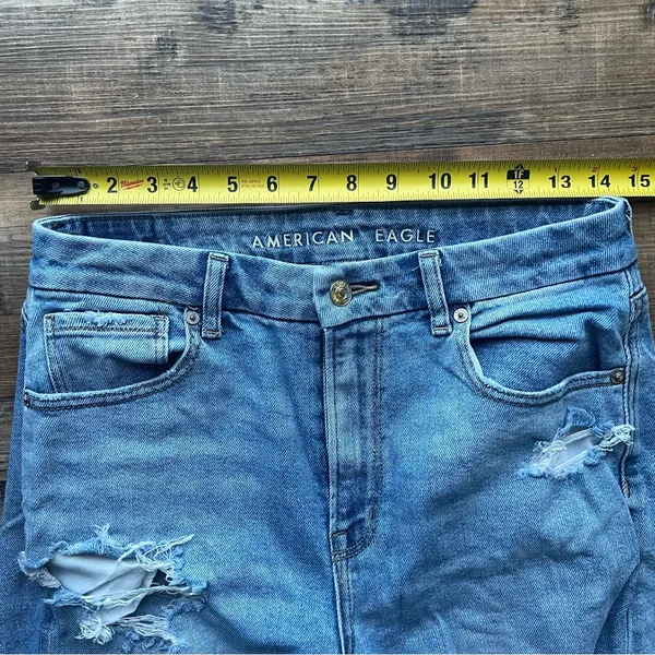 American Eagle Womens Curvy Mom Jeans Light Wash Distressed High Rise Size 8 Reg - Image 3